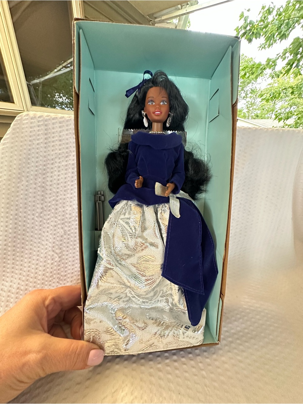 Vintage 1995 Winter Velvet Barbie AA Avon Exclusive NRFB Mattel 15587